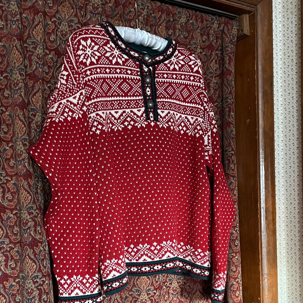 LLBean Women’s Vtg 100% cotton sweater Henley size Large Nordic Holiday